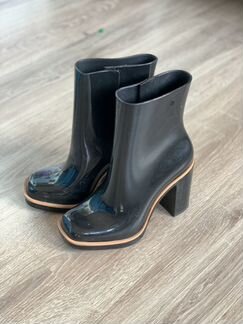Сапоги резиновые на каблуке