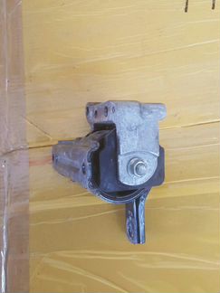 Подушка опора правая двигателя Mitsubishi ASX