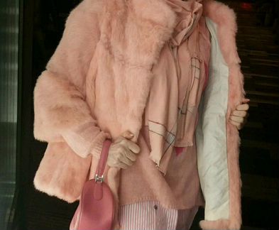 Шуба полушубок новая персиковая розовая