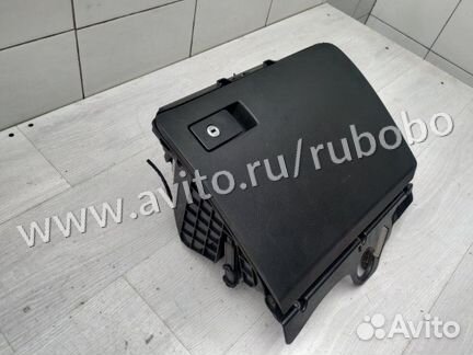 Бардачок Vw Passat B6 BVY 2006