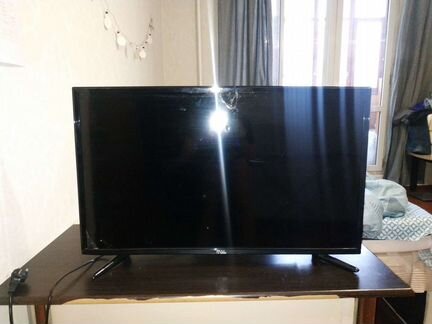 Телевизор TCL (разбита матрица) диагональ 33