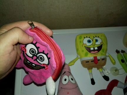 Персанажи из м/ф- (Спанч Боб) -самолётик в падарок