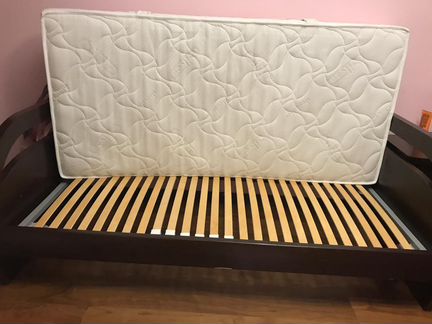 Кровать односпальная с матрасом бу, шпонированный