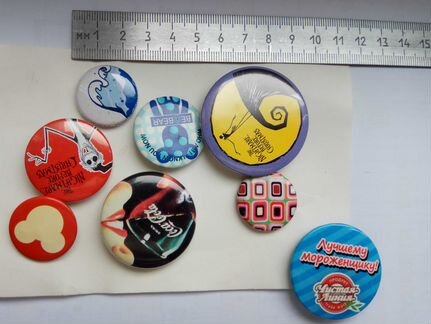 Новые не ношенные значки