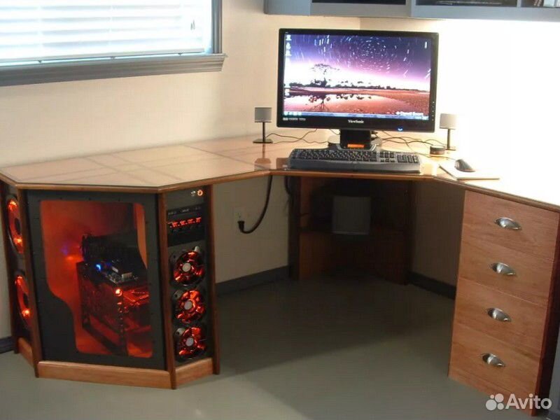 компьютерный стол системник сверху