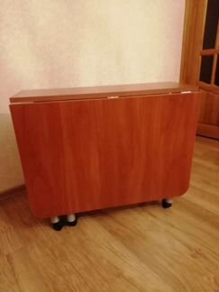 Продам стол раскладной на колесиках