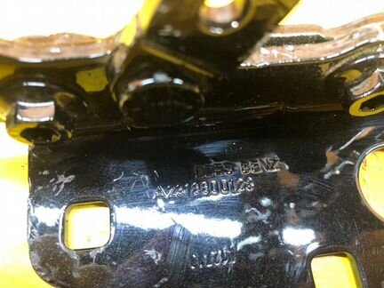 Петля капота левая Mercedes Sl R231