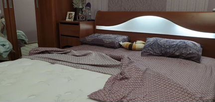 Кровать с матрасом