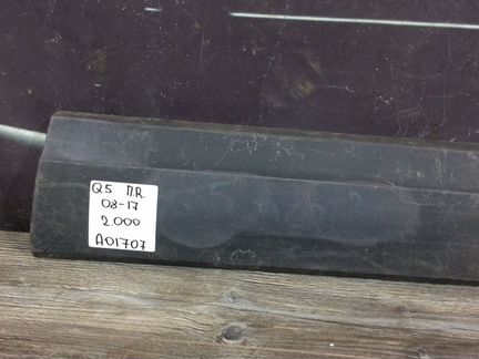 Молдинг передней двери Ауди Q5