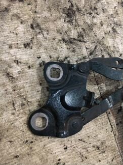 Петля капота правая Mini Countryman R60