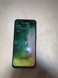 Телефоны iPhone и Samsung