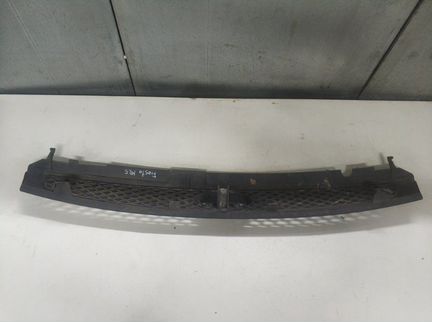 Решетка радиатора Ford Fiesta MK5 2001-2008