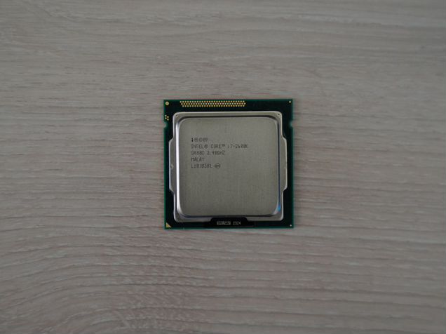 I7 2600k box. Intel core i7-2600 sandy bridge lga1155, 4 x 3400 мгц. I7 2600 geforce 640m. 3. Вскрытый i3 2120.