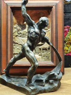 Статуэтка бронза тяжёлая Антиквариат