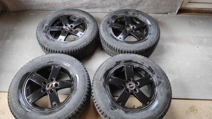Зимние шины с дисками 215/70 R16