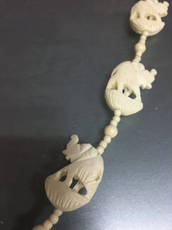 Костяные бусы