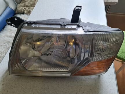 Оригинальные фары Mitsubishi pajero 3 2006