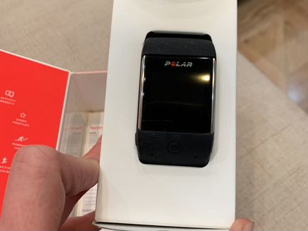 Спортивные часы polar M600