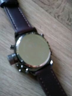 Часы кварцевые новые