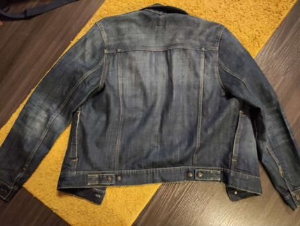 Джинсовая куртка