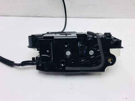 Замок двери задний правый Volkswagen Passat Cc 2.0