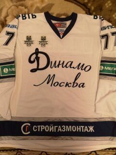 Хакейнный свитер