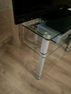 Стеклянная тумба под тв