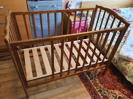 Кроватка с маятником Можга