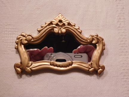 Стильное зеркало в 