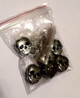 Бутоны/крутилки колков с черепами