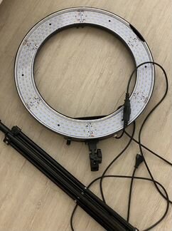 Лампа светодиодная кольцевая