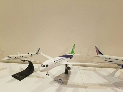 Коллекция масштабных самолетов