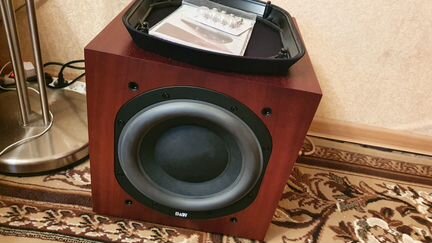 B&W Bowers and Wilkins ASW 700