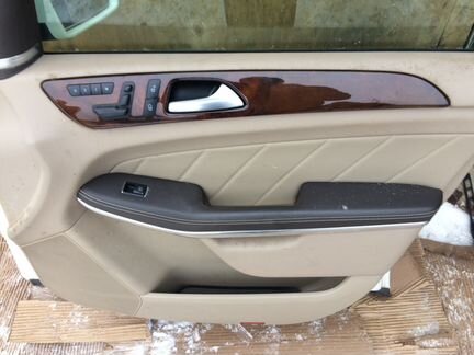 Mercedes x166 GL обшивки передних дверей беж