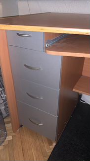 Письменный стол