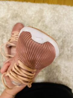 Кроссовки Nike спортивные