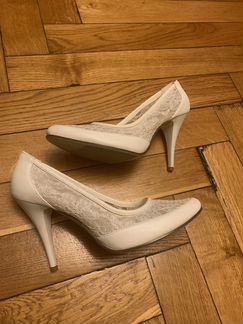 Белые туфли Vigorous