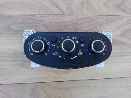 Блок управления климат-контролем Renault Daster