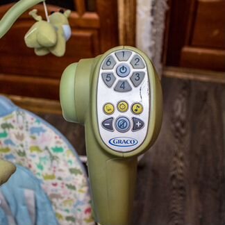 Электронные детские качели Graco