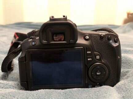 Зеркальный фотоаппарат Canon 60D