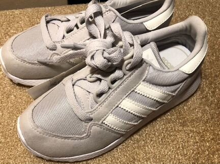 Кроссовки детские adidas легкие