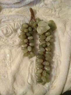 Виноградная гроздь из натурального камня онекс