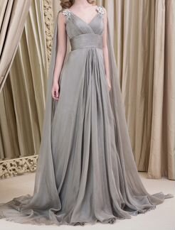 Вечернее платье со шлейфом