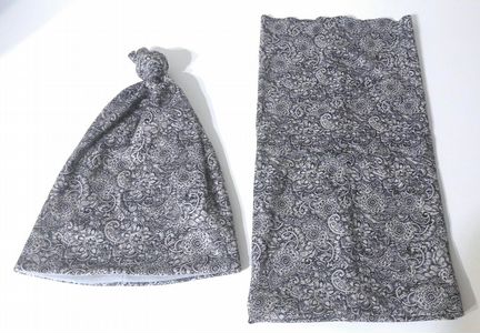 2 шапки на флисе