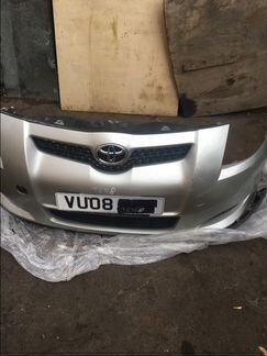 Эмблема значек в бампер Toyota Auris Тойота Аурис