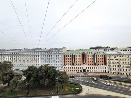 4-к квартира, 139 м², 8/9 эт.