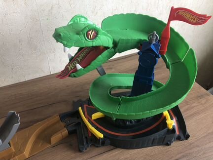 Hot wheels трек змея и много других