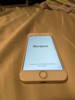 Продам iPhone 7