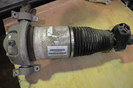 Пневмоамортизатор 7L5512021ам