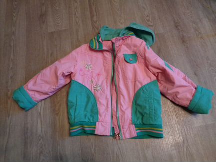 Продам костюм демисезонный на девочку
